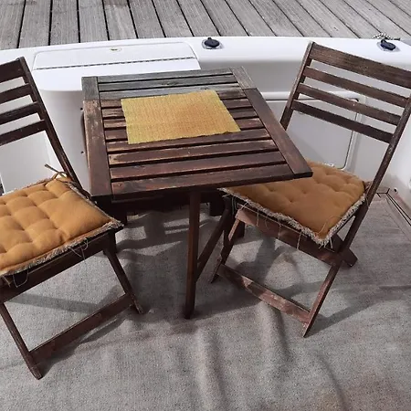 Yaku Wayra Charter Båthotell *