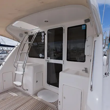 Botel Yaku Wayra Charter Playa Blanca (Lanzarote)