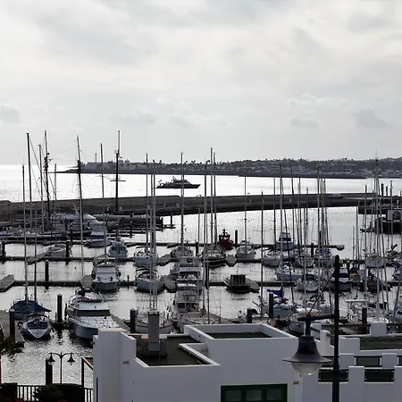 Yaku Wayra Charter Botel