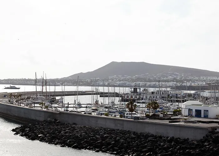 Yaku Wayra Charter Båthotell