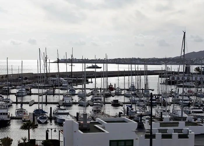 Yaku Wayra Charter Båthotell