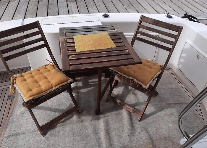 Yaku Wayra Charter 船上ホテル *