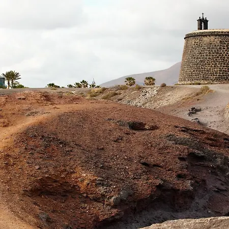 Yaku Wayra Charter Hotel en barco Playa Blanca (Lanzarote)